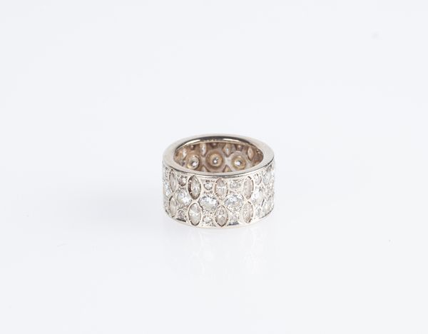 Fascia a giro in oro bianco e brillanti  - Asta Fine Jewels and Watches - Associazione Nazionale - Case d'Asta italiane