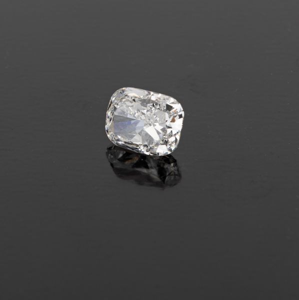 Raro diamante taglio Radiant ct. 5,02  - Asta Fine Jewels and Watches - Associazione Nazionale - Case d'Asta italiane