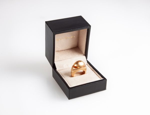 Bulgari - Anello cabochon in oro  - Asta Fine Jewels and Watches - Associazione Nazionale - Case d'Asta italiane