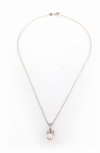 Pendente in oro, brillanti e perla  - Asta Fine Jewels and Watches - Associazione Nazionale - Case d'Asta italiane