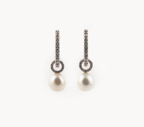 Orecchini pendenti in oro, perle e brillanti  - Asta Fine Jewels and Watches - Associazione Nazionale - Case d'Asta italiane