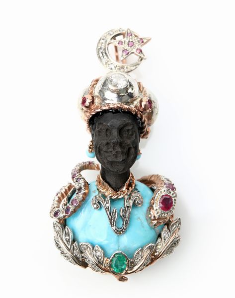 Pendente moretto in oro , argento, diamanti, smeraldo, rubini e turchese.  - Asta Fine Jewels and Watches - Associazione Nazionale - Case d'Asta italiane