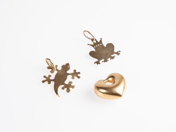 Gruppo 3 pendenti in oro  - Asta Fine Jewels and Watches - Associazione Nazionale - Case d'Asta italiane