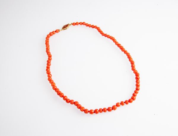 Collana in corallo ,oro e smalto  - Asta Fine Jewels and Watches - Associazione Nazionale - Case d'Asta italiane