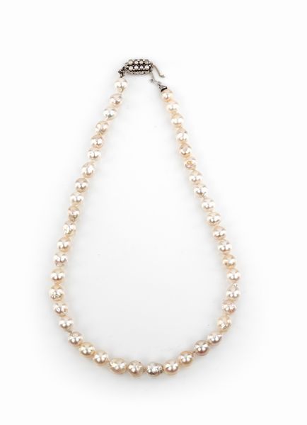 Collana di perle con chiusura in oro  - Asta Fine Jewels and Watches - Associazione Nazionale - Case d'Asta italiane