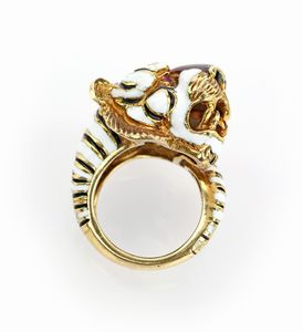 Frascarolo anello tigre bianca in oro e rubini  - Asta Fine Jewels and Watches - Associazione Nazionale - Case d'Asta italiane