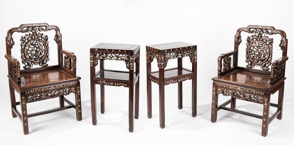 Fornitura da salotto. Cina inizi sec XX  - Asta Arte orientale - Associazione Nazionale - Case d'Asta italiane