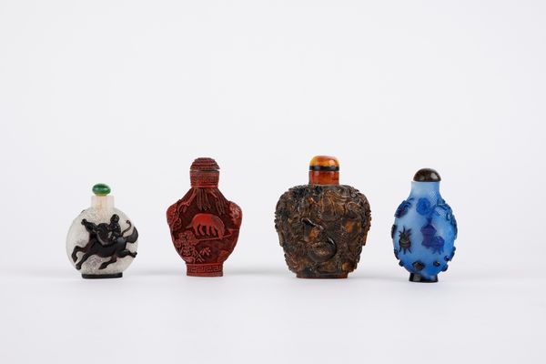 Lotto di quattro snuff bottles. Cina, secolo XIX/XX  - Asta Arte orientale - Associazione Nazionale - Case d'Asta italiane