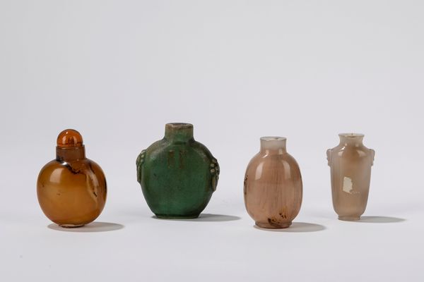 Gruppo di quattro snuff bottles. Cina, fine secolo XIX  - Asta Arte orientale - Associazione Nazionale - Case d'Asta italiane
