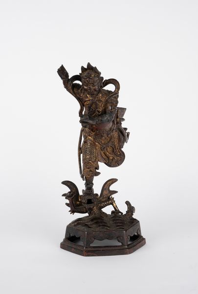 Scultura in bronzo dorato. Cina, secolo XVII  - Asta Arte orientale - Associazione Nazionale - Case d'Asta italiane