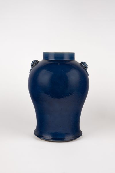 Vaso biansato in porcellana blu. Cina, fine secolo XIX  - Asta Arte orientale - Associazione Nazionale - Case d'Asta italiane