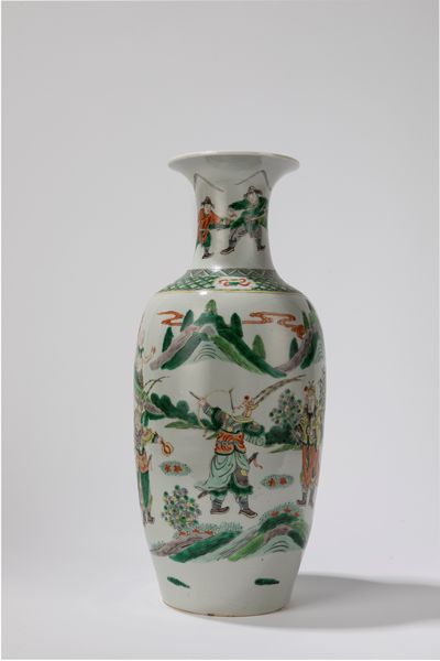 Vaso in porcellana Famiglia Verde. Cina, fine dinastia Qing  - Asta Arte orientale - Associazione Nazionale - Case d'Asta italiane