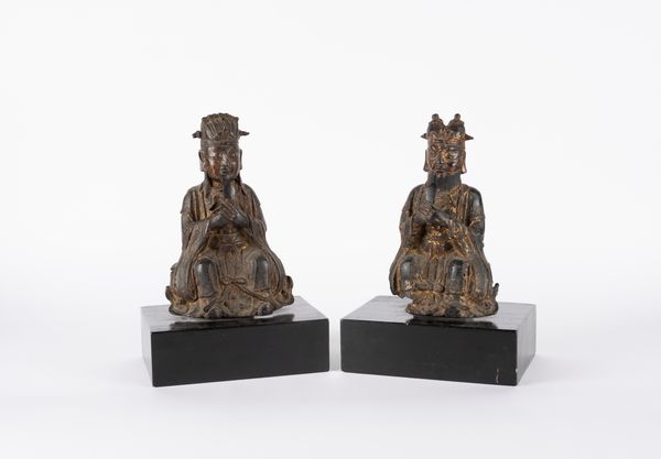 Due sculture in bronzo. Cina, secolo XVII  - Asta Arte orientale - Associazione Nazionale - Case d'Asta italiane