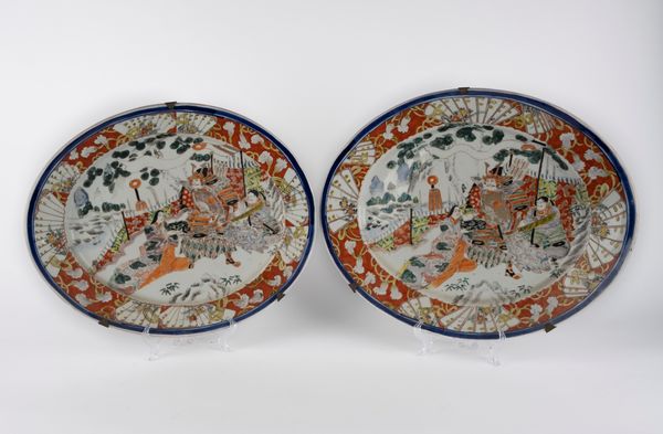 Coppia di piatti ovali in porcellana. Giappone, secolo XIX  - Asta Arte orientale - Associazione Nazionale - Case d'Asta italiane