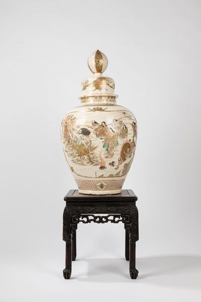 Grande potiche in ceramica Satsuma. Giappone, periodo Meiji (1868-1912)  - Asta Arte orientale - Associazione Nazionale - Case d'Asta italiane