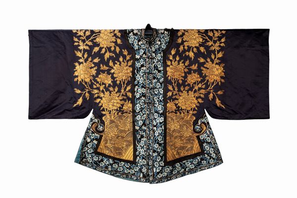Veste Qing corta in seta. Cina, fine secolo XIX  - Asta Arte orientale - Associazione Nazionale - Case d'Asta italiane