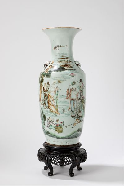 Vaso a balaustro in porcellana. Cina, periodo Tongzhi (1861-1875)  - Asta Arte orientale - Associazione Nazionale - Case d'Asta italiane