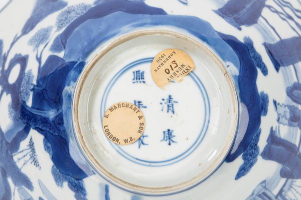 Ciotola in porcellana bianca e blu. Cina, marchio e del periodo Kangxi (1661-1722)  - Asta Arte orientale - Associazione Nazionale - Case d'Asta italiane