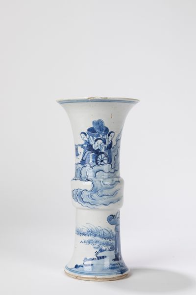 Vaso di forma arcaica Hu in porcellana bianca e blu. Cina, periodo Guangxu (1875-1908)  - Asta Arte orientale - Associazione Nazionale - Case d'Asta italiane