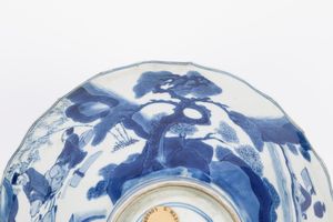 Ciotola in porcellana bianca e blu. Cina, marchio e del periodo Kangxi (1661-1722)  - Asta Arte orientale - Associazione Nazionale - Case d'Asta italiane