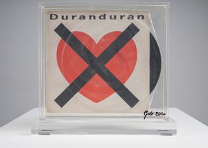 GOST GIORGIO (n. 1962) : Disco 45 giri con resina.  - Asta Asta 407 | ARTE MODERNA E CONTEMPORANEA Virtuale - Associazione Nazionale - Case d'Asta italiane