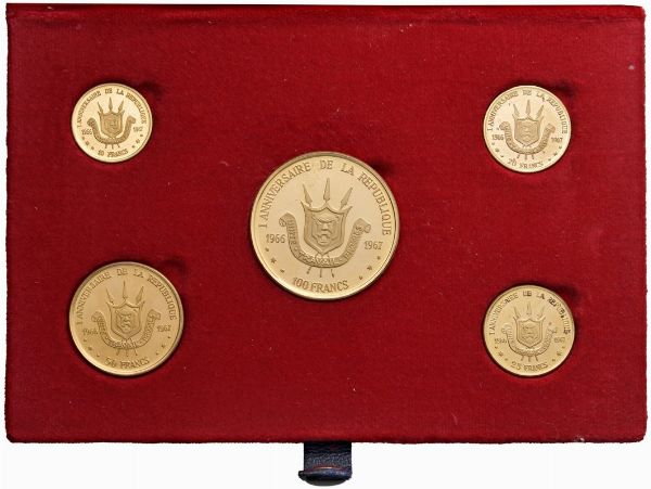 BURUNDI. REPUBBLICA (DAL 1966). SERIE COMPLETA DI CINQUE VALORI IN ORO 900 (100, 50, 25, 20 E 10 FRANCHI 1967) IN ASTUCCIO ORIGINALE E CERTIFICATO DI EMISSIONE N. 54  - Asta MEDAGLIE DI VENEZIA. MONETE E MEDAGLIE IN ORO ESTERE - Associazione Nazionale - Case d'Asta italiane