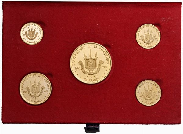 BURUNDI. REPUBBLICA (DAL 1966). SERIE COMPLETA DI CINQUE VALORI IN ORO 900 (100, 50, 25, 20 E 10 FRANCHI 1967) IN ASTUCCIO ORIGINALE E CERTIFICATO DI EMISSIONE N. 52  - Asta MEDAGLIE DI VENEZIA. MONETE E MEDAGLIE IN ORO ESTERE - Associazione Nazionale - Case d'Asta italiane