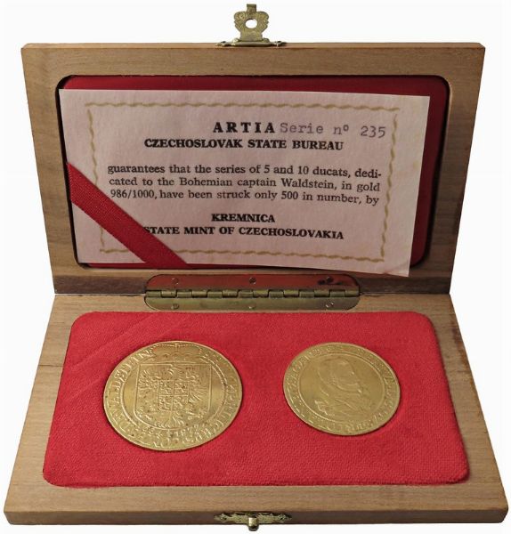 CECOSLOVACCHIA. REPUBBLICA SOCIALISTA (1960-1990). ZECCA DI KREMNITZ. SET DI DUE MONETE IN ORO (10 E 5 DUCATI 1972) DELLA SERIE “WALDSTEIN” IN ASTUCCIO ORIGINALE E CERTIFICATO DI EMISSIONE. SERIE NUMERATA 235 SU UNA TIRATURA DI 500 ESEMPLARI  - Asta MEDAGLIE DI VENEZIA. MONETE E MEDAGLIE IN ORO ESTERE - Associazione Nazionale - Case d'Asta italiane