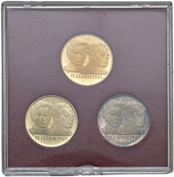 CECOSLOVACCHIA. REPUBBLICA SOCIALISTA (1960-1990). ZECCA DI KREMNITZ. TRITTICO DI MEDAGLIE 1971 IN ORO, ARGENTO E RAME CHE COMMEMORANO I 50 ANNI DEL PARTITO COMUNISTA ITALIANO (21 GENNAIO 1921) IN ASTUCCIO ORIGINALE  - Asta MEDAGLIE DI VENEZIA. MONETE E MEDAGLIE IN ORO ESTERE - Associazione Nazionale - Case d'Asta italiane