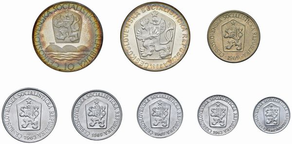 CECOSLOVACCHIA. REPUBBLICA SOCIALISTA (1960-1990). ZECCA DI KREMNITZ. SET COMPLETO DI OTTO VALORI (10 CORONE 1966 VELKA MORAVA, 10 CORONE 1967 ACADEMIA ISTROPOLITANA, 1 HAL 1962, 1 HAL 1969, 3 HAL 1963, 5 HAL 1967, 10 HAL 1969, 25 HAL 1963) IN ASTUCCIO ORIGINALE  - Asta MEDAGLIE DI VENEZIA. MONETE E MEDAGLIE IN ORO ESTERE - Associazione Nazionale - Case d'Asta italiane