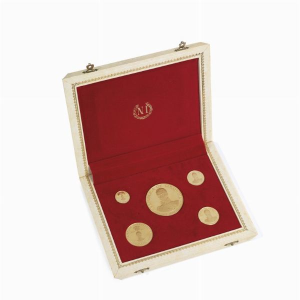 COLOMBIA. REPUBBLICA (DAL 1886). SERIE COMPLETA DI CINQUE VALORI IN ORO (1.500, 500, 300, 200, 100 PESOS 1969) IN ASTUCCIO ORIGINALE E CERTIFICATO DI EMISSIONE  - Asta MEDAGLIE DI VENEZIA. MONETE E MEDAGLIE IN ORO ESTERE - Associazione Nazionale - Case d'Asta italiane
