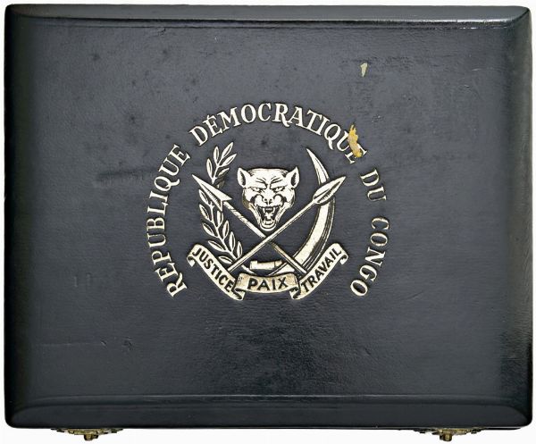 CONGO. REPUBBLICA (DAL 1860). SERIE COMPLETA DI QUATTRO VALORI IN ORO (1 ZÄIRE, 50 E 25 MAKUTAS, 10 GENGIS 1970) IN ASTUCCIO ORIGINALE E CERTIFICATO DI EMISSIONE N. 58  - Asta MEDAGLIE DI VENEZIA. MONETE E MEDAGLIE IN ORO ESTERE - Associazione Nazionale - Case d'Asta italiane