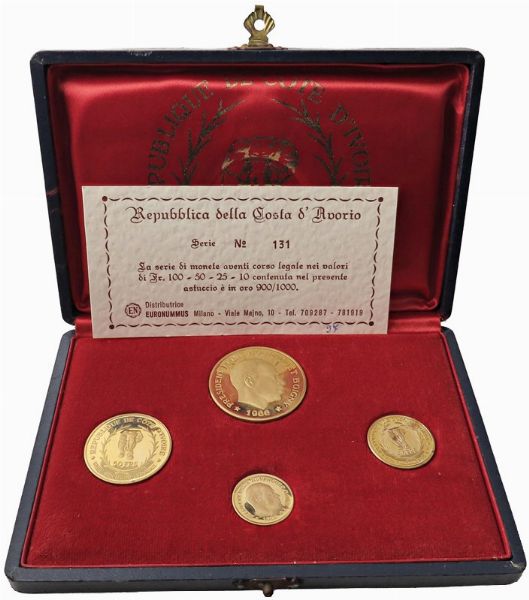COSTA D’AVORIO. REPUBBLICA (DAL 1960). SERIE COMPLETA DI QUATTRO VALORI IN ORO 900 (10, 25, 50 E 100 FRANCHI 1966) IN ASTUCCIO ORIGINALE E CERTIFICATO DI EMISSIONE N. 131  - Asta MEDAGLIE DI VENEZIA. MONETE E MEDAGLIE IN ORO ESTERE - Associazione Nazionale - Case d'Asta italiane