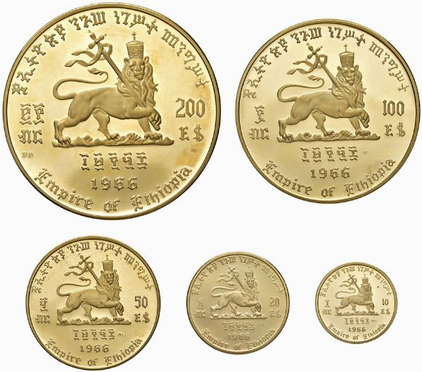 ETIOPIA. ZECCA DI SOFIA. SET COMPLETO DI CINQUE MONETE D’ORO A CORSO LEGALE (200, 100, 50, 20 10, DOLLARI 1966) PER COMMEMORARE IL 75º COMPLEANNO E I 50 ANNI DI H.I.M. HAILE SELASSIE I (1930-1974). IN ASTUCCIO ORIGINALE E CERTIFICATO DI EMISSIONE N. 3736 (MINTAGE 12.000)  - Asta MEDAGLIE DI VENEZIA. MONETE E MEDAGLIE IN ORO ESTERE - Associazione Nazionale - Case d'Asta italiane