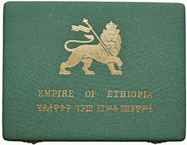 ETIOPIA. ZECCA DI SOFIA. SET COMPLETO DI CINQUE MONETE D’ORO A CORSO LEGALE (200, 100, 50, 20 10, DOLLARI 1966) PER COMMEMORARE IL 75º COMPLEANNO E I 50 ANNI DI H.I.M. HAILE SELASSIE I (1930-1974). IN ASTUCCIO ORIGINALE E CERTIFICATO DI EMISSIONE N. 3736 (MINTAGE 12.000)  - Asta MEDAGLIE DI VENEZIA. MONETE E MEDAGLIE IN ORO ESTERE - Associazione Nazionale - Case d'Asta italiane