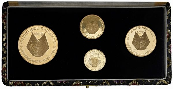 RUANDA. REPUBBLICA (DAL 1962). SERIE COMPLETA DI QUATTRO VALORI IN ORO 900 (100, 50, 25, 20 E 10 FRANCHI 1961) IN ASTUCCIO ORIGINALE E CERTIFICATO DI EMISSIONE  - Asta MEDAGLIE DI VENEZIA. MONETE E MEDAGLIE IN ORO ESTERE - Associazione Nazionale - Case d'Asta italiane