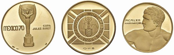 TRE MEDAGLIE IN ORO 900 COMMEMORATIVE DEI CAMPIONATI DI CALCIO DEL 1962, 1966 E 1970  - Asta MEDAGLIE DI VENEZIA. MONETE E MEDAGLIE IN ORO ESTERE - Associazione Nazionale - Case d'Asta italiane