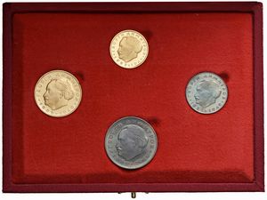 BULGARIA. REPUBBLICA (DAL 1944). ZECCA DI SOFIA. SET COMPLETO DI QUATTRO MONETE A CORSO LEGALE (LEVA 20 E 10 IN ORO; LEVA 5 E 2 IN ARGENTO) EMESSO DALLA BANCA NAZIONALE DELLA BULGARIA IN OCCASIONE DEL 20° ANNIVERSARIO DELLA REPUBBLICA POPOLARE (1944-1964). IN ASTUCCIO ORIGINALE E CERTIFICATO DI EMISSIONE N. 65  - Asta MEDAGLIE DI VENEZIA. MONETE E MEDAGLIE IN ORO ESTERE - Associazione Nazionale - Case d'Asta italiane
