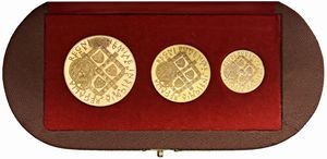 CECOSLOVACCHIA. REPUBBLICA SOCIALISTA (1960-1990). ZECCA DI KREMNITZ. SET DI TRE MONETE IN ORO (1, 3 E 5 DUCATI 1973) DELLA SERIE “THESAURUS SANCTI VENCESLAI” IN ASTUCCIO ORIGINALE E CERTIFICATO DI EMISSIONE. SERIE NUMERATA 266 SU UNA TIRATURA DI 500 ESEMPLARI  - Asta MEDAGLIE DI VENEZIA. MONETE E MEDAGLIE IN ORO ESTERE - Associazione Nazionale - Case d'Asta italiane