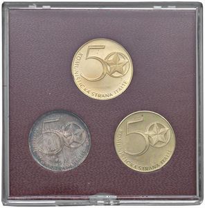 CECOSLOVACCHIA. REPUBBLICA SOCIALISTA (1960-1990). ZECCA DI KREMNITZ. TRITTICO DI MEDAGLIE 1971 IN ORO, ARGENTO E RAME CHE COMMEMORANO I 50 ANNI DEL PARTITO COMUNISTA ITALIANO (21 GENNAIO 1921) IN ASTUCCIO ORIGINALE  - Asta MEDAGLIE DI VENEZIA. MONETE E MEDAGLIE IN ORO ESTERE - Associazione Nazionale - Case d'Asta italiane