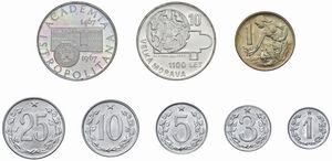 CECOSLOVACCHIA. REPUBBLICA SOCIALISTA (1960-1990). ZECCA DI KREMNITZ. SET COMPLETO DI OTTO VALORI (10 CORONE 1966 VELKA MORAVA, 10 CORONE 1967 ACADEMIA ISTROPOLITANA, 1 HAL 1962, 1 HAL 1969, 3 HAL 1963, 5 HAL 1967, 10 HAL 1969, 25 HAL 1963) IN ASTUCCIO ORIGINALE  - Asta MEDAGLIE DI VENEZIA. MONETE E MEDAGLIE IN ORO ESTERE - Associazione Nazionale - Case d'Asta italiane