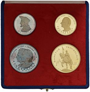 CECOSLOVACCHIA. REPUBBLICA SOCIALISTA (1960-1990). ZECCA DI KREMNITZ. SET COMPOSTO DA QUATTRO MONETE IN ORO E ARGENTO (10 E 5 DUCATI 1968) DELLA SERIE &ldquo;DUCATI DI PRAGA&rdquo; IN ASTUCCIO ORIGINALE E CERTIFICATO DI EMISSIONE N. 937  - Asta MEDAGLIE DI VENEZIA. MONETE E MEDAGLIE IN ORO ESTERE - Associazione Nazionale - Case d'Asta italiane