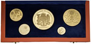 CIAD. REPUBBLICA (DAL 1960). IN OCCASIONE DEL X ANNIVERSARIO DELL&rsquo;INDIPENDENZA (1960-1970). SERIE COMPLETA DI CINQUE VALORI IN ORO 900 (20.000, 10.000, 5.000, 3.000 E 1.000 FRANCHI) IN ASTUCCIO ORIGINALE E CERTIFICATO DI EMISSIONE N. 598 (MINTAGE 4.000)  - Asta MEDAGLIE DI VENEZIA. MONETE E MEDAGLIE IN ORO ESTERE - Associazione Nazionale - Case d'Asta italiane
