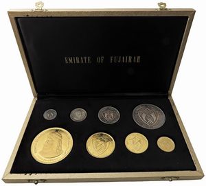 EMIRATI DEL FUJAIRAH. MUHAMMAD BIN HAMAD AL-SARQUI (1952-1974). SERIE DI OTTO VALORI 1969 (200, 100, 50, 25 RIYALS IN ORO; 10, 5, 2, 1 RIYALS IN ARGENTO) IN ASTUCCIO ORIGINALE CON INCISIONI IN ORO  - Asta MEDAGLIE DI VENEZIA. MONETE E MEDAGLIE IN ORO ESTERE - Associazione Nazionale - Case d'Asta italiane
