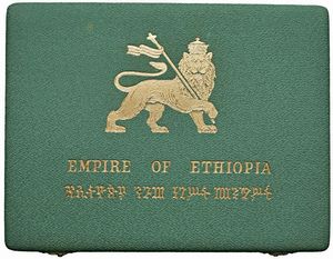 ETIOPIA. ZECCA DI SOFIA. SET COMPLETO DI CINQUE MONETE D’ORO A CORSO LEGALE (200, 100, 50, 20 10, DOLLARI 1966) PER COMMEMORARE IL 75º COMPLEANNO E I 50 ANNI DI H.I.M. HAILE SELASSIE I (1930-1974). IN ASTUCCIO ORIGINALE E CERTIFICATO DI EMISSIONE N. 3736 (MINTAGE 12.000)  - Asta MEDAGLIE DI VENEZIA. MONETE E MEDAGLIE IN ORO ESTERE - Associazione Nazionale - Case d'Asta italiane