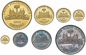 HAITI. REPUBBLICA (DAL 1804). SERIE COMPLETA DI OTTO VALORI (1.000, 200, 100, 50 E 20 GOURDES IN ORO; 25, 10 E 5 IN ARGENTO) 1967 IN ASTUCCIO ORIGINALE E CERTIFICATO DI EMISSIONE N. 159  - Asta MEDAGLIE DI VENEZIA. MONETE E MEDAGLIE IN ORO ESTERE - Associazione Nazionale - Case d'Asta italiane