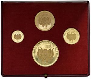 NIGERIA. REPUBBLICA. SERIE COMPLETA DI QUATTRO VALORI IN ORO 900 (100, 50, 25, 20 E 10 FRANCHI 1961) IN ASTUCCIO ORIGINALE E CERTIFICATO DI EMISSIONE N. 23  - Asta MEDAGLIE DI VENEZIA. MONETE E MEDAGLIE IN ORO ESTERE - Associazione Nazionale - Case d'Asta italiane