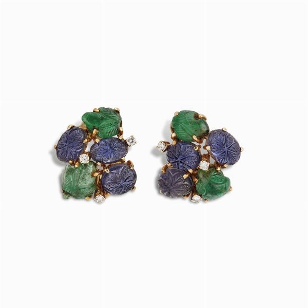 PAIO DI ORECCHINI A TRALCI CON PIETRE DI COLORE E DIAMANTI  - Asta Gioielli - Associazione Nazionale - Case d'Asta italiane