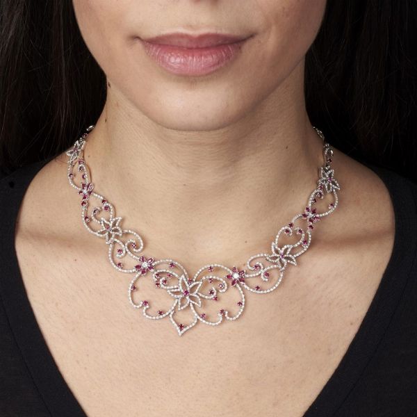 GIROCOLLO CON RUBINI E DIAMANTI  - Asta Gioielli - Associazione Nazionale - Case d'Asta italiane