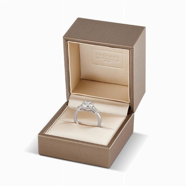 bulgari : BULGARI ANELLO CON DIAMANTI  - Asta Gioielli - Associazione Nazionale - Case d'Asta italiane